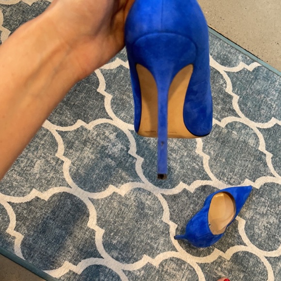 Manolo Blahnik Heels - Picture 5 of 6